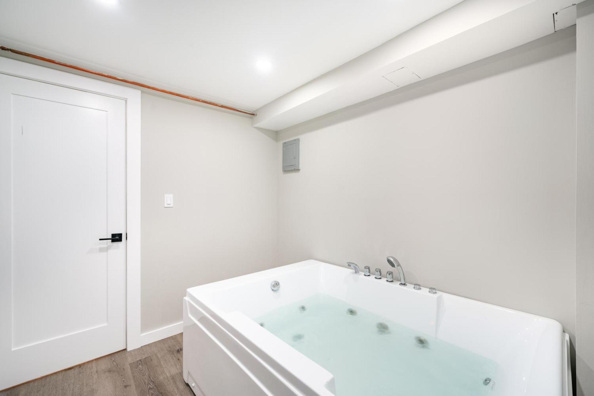 Jetted Tub Apartment Passaic